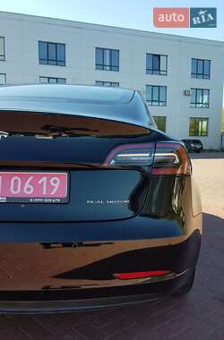 Седан Tesla Model 3 2018 в 