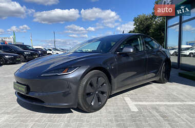 Tesla Model 3 2024