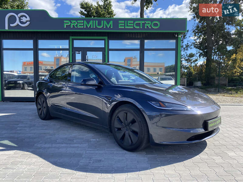 Седан Tesla Model 3 2024 в Києві
