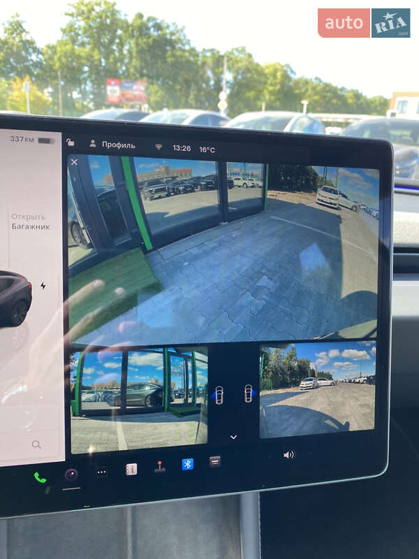 Седан Tesla Model 3 2024 в Києві