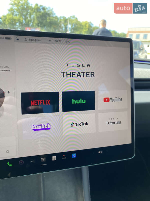 Седан Tesla Model 3 2024 в Києві
