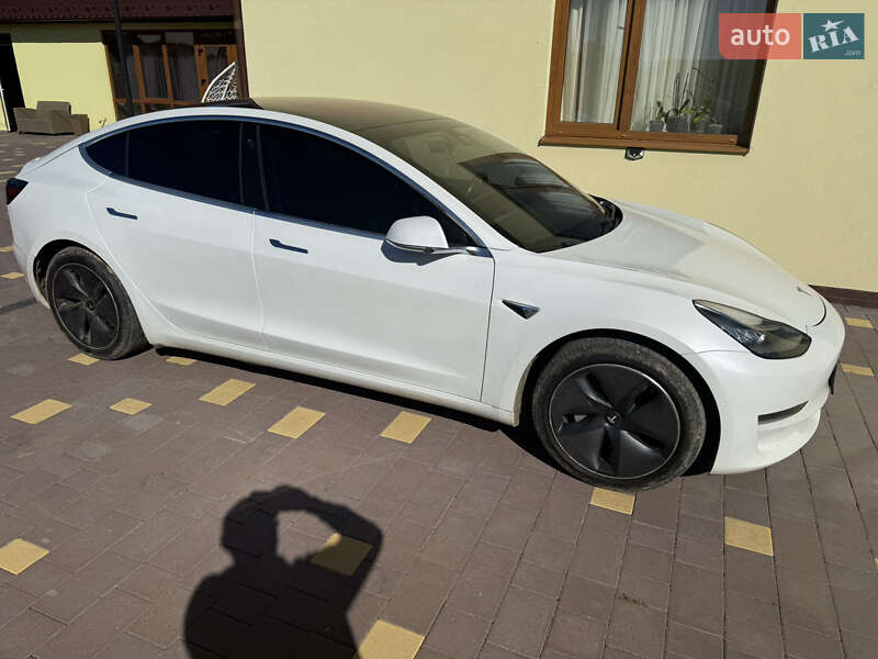 Седан Tesla Model 3 2018 в Івано-Франківську
