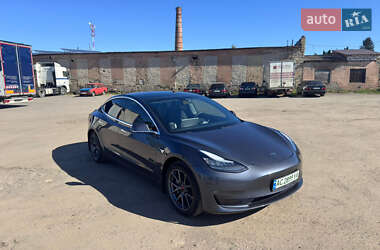 Седан Tesla Model 3 2020 в 