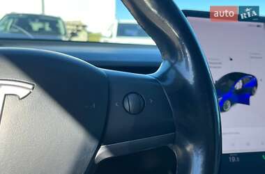 Седан Tesla Model 3 2018 в 