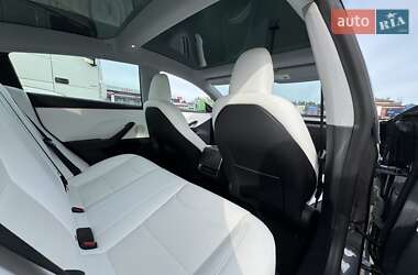 Седан Tesla Model 3 2024 в 