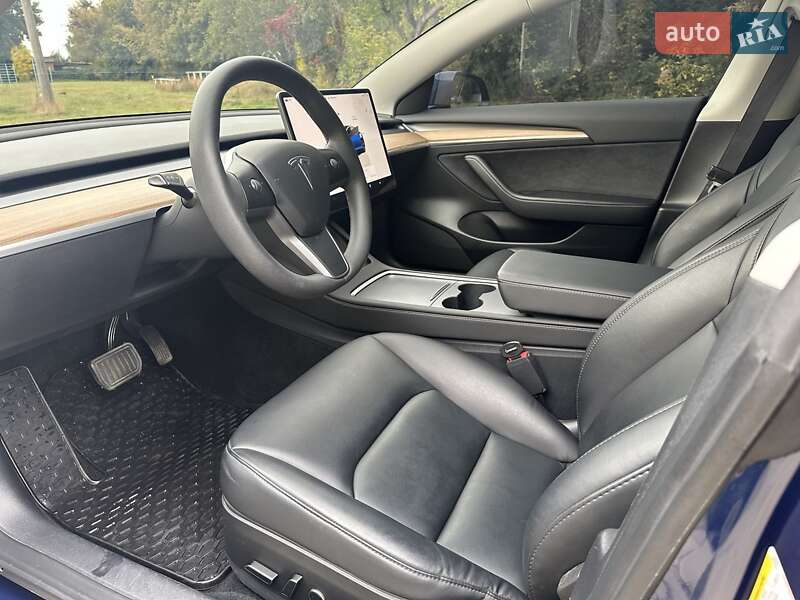 Седан Tesla Model 3 2023 в Сумах