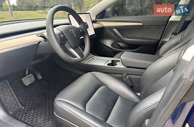 Седан Tesla Model 3 2023 в 