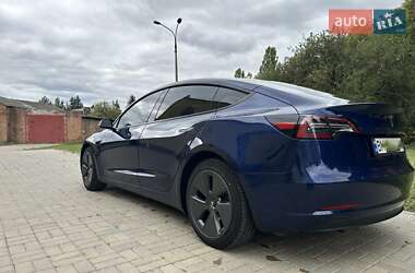 Седан Tesla Model 3 2023 в 