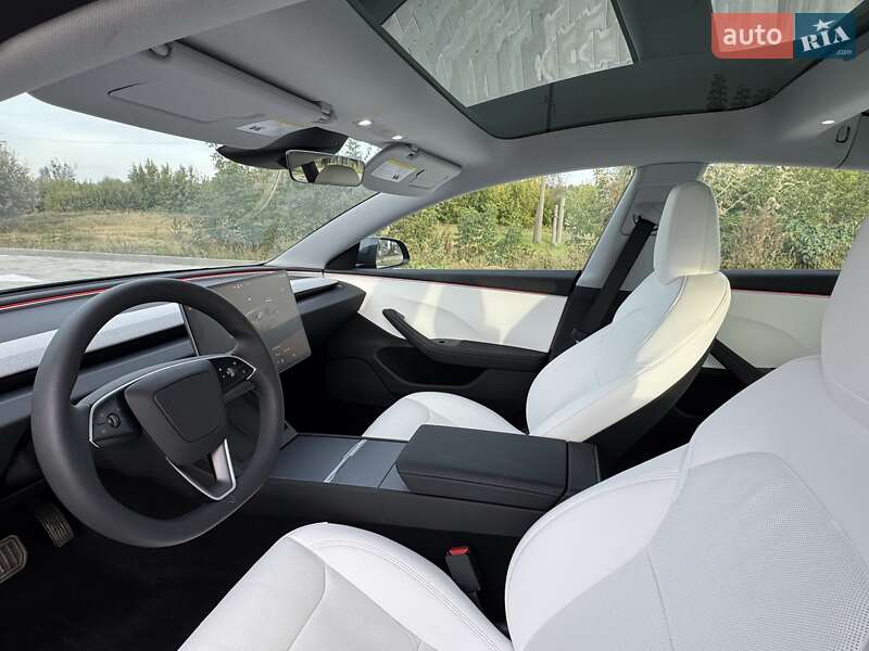 Седан Tesla Model 3 2024 в Рівному