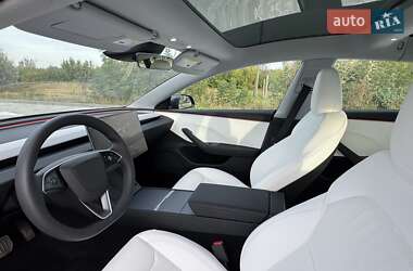 Седан Tesla Model 3 2024 в 