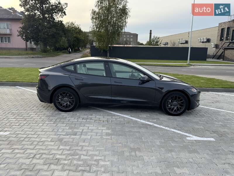 Седан Tesla Model 3 2024 в Рівному