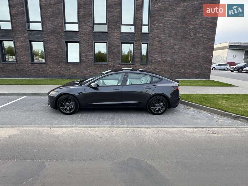 Седан Tesla Model 3 2024 в Рівному