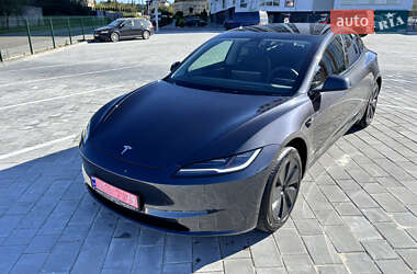 Tesla Model 3 2024