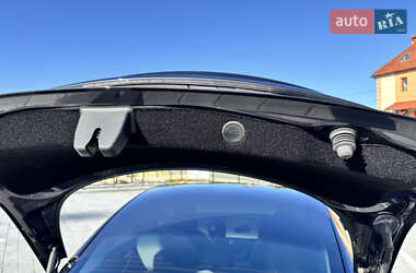 Седан Tesla Model 3 2024 в 
