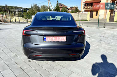 Седан Tesla Model 3 2024 в 