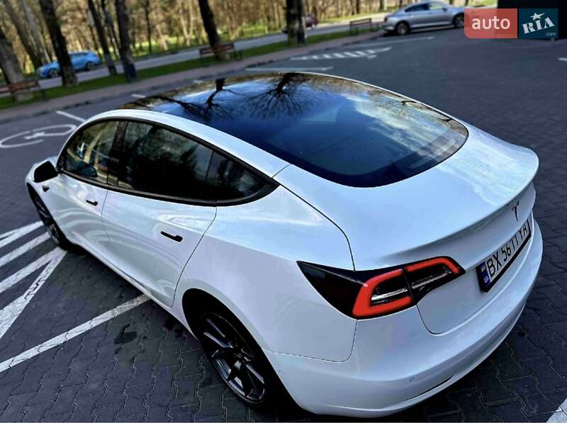 Седан Tesla Model 3 2021 в Хмельницькому