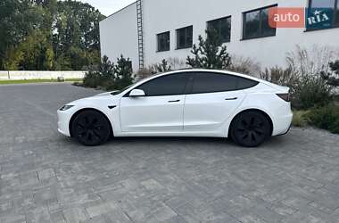 Седан Tesla Model 3 2024 в 