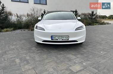 Седан Tesla Model 3 2024 в 