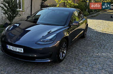 Седан Tesla Model 3 2022 в 