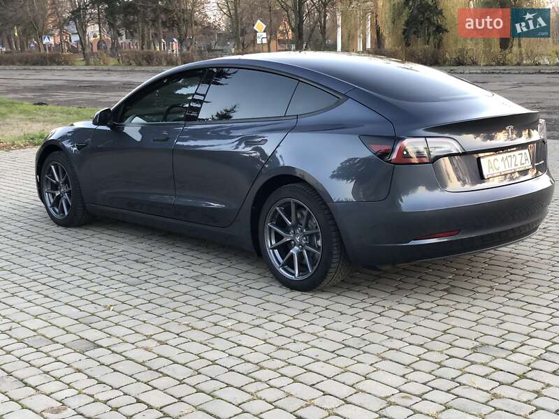Седан Tesla Model 3 2022 в Луцьку