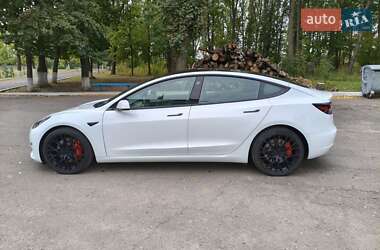 Седан Tesla Model 3 2023 в 
