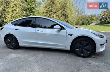 Седан Tesla Model 3 2019 в 