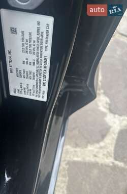 Седан Tesla Model 3 2022 в 