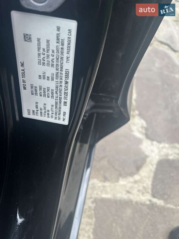 Седан Tesla Model 3 2022 в Ужгороде