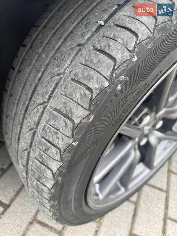 Седан Tesla Model 3 2018 в Львові