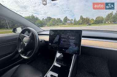 Седан Tesla Model 3 2018 в 