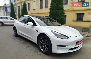 Седан Tesla Model 3 2021 в 