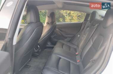 Седан Tesla Model 3 2021 в 