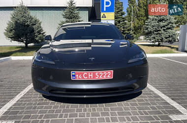 Tesla Model 3 2024