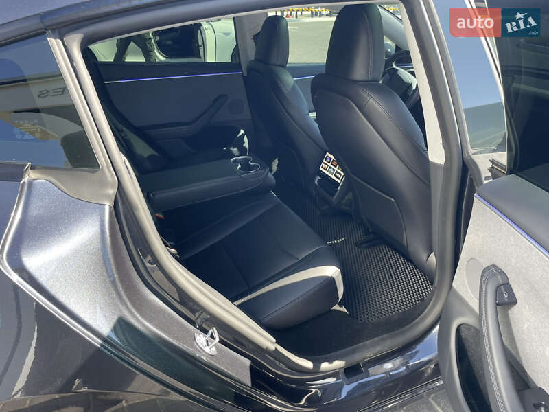 Седан Tesla Model 3 2024 в Одесі