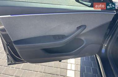 Седан Tesla Model 3 2024 в Одесі