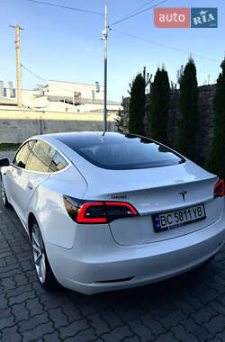 Седан Tesla Model 3 2020 в 
