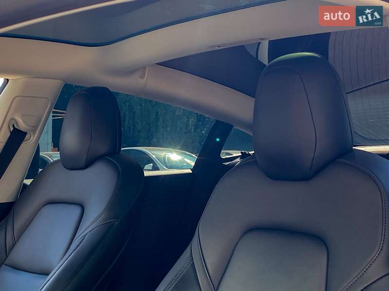 Седан Tesla Model 3 2019 в Киеве