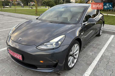 Седан Tesla Model 3 2018 в Львове