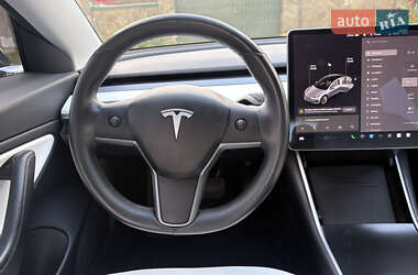 Седан Tesla Model 3 2018 в 