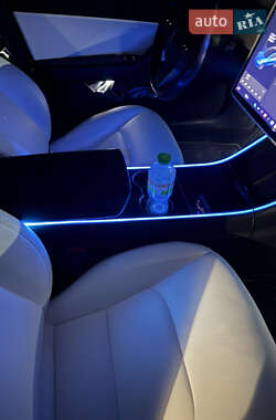 Седан Tesla Model 3 2018 в 