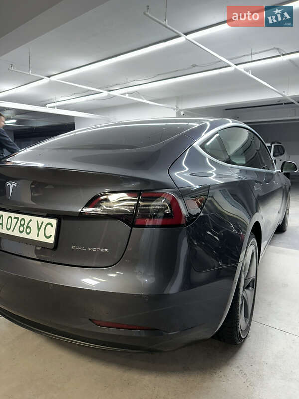 Седан Tesla Model 3 2019 в Киеве