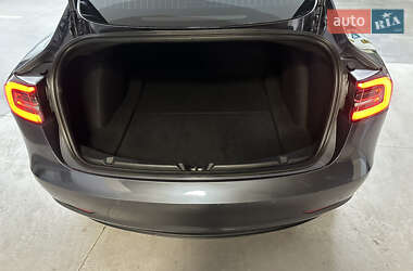 Седан Tesla Model 3 2019 в 