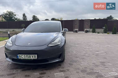 Седан Tesla Model 3 2020 в 