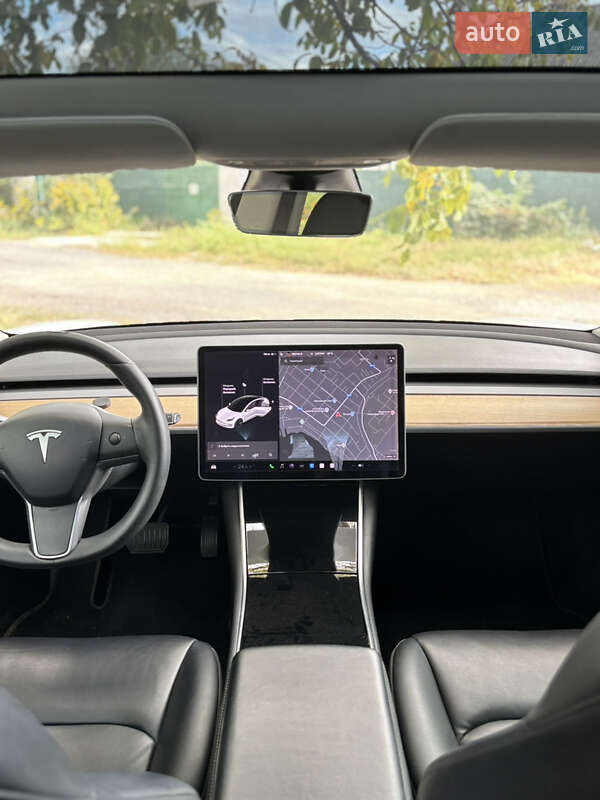Седан Tesla Model 3 2019 в Дніпрі