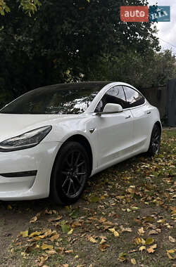 Седан Tesla Model 3 2019 в 