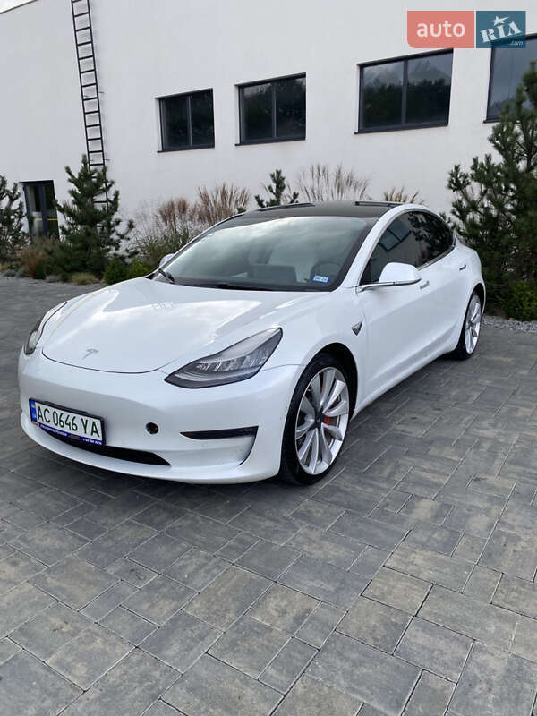 Tesla Model 3 2019