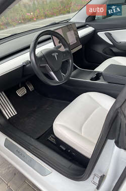 Седан Tesla Model 3 2019 в 