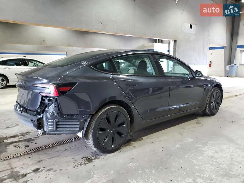Седан Tesla Model 3 2024 в Києві