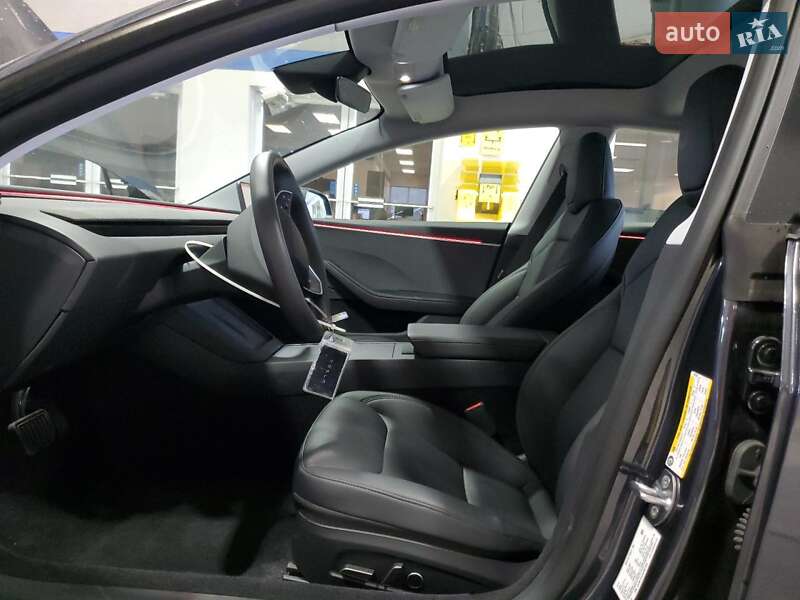 Седан Tesla Model 3 2024 в Києві