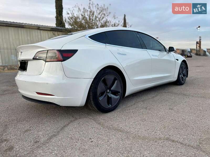 Седан Tesla Model 3 2019 в Полтаві